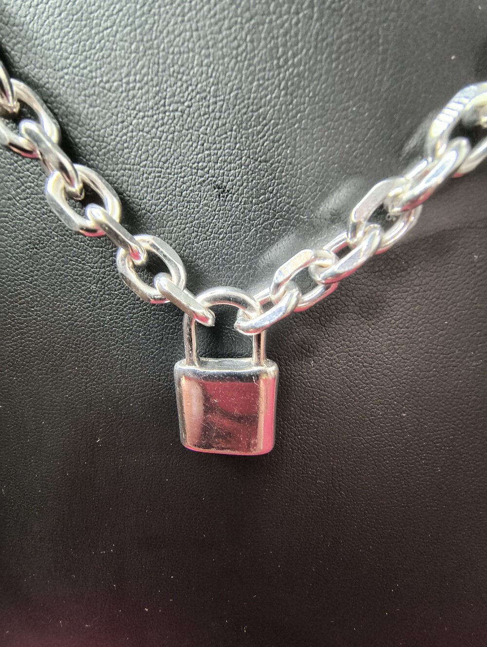 Title:Claires Silver Tone Padlock Lock Pendant Chunky Chain Necklace Y2K - Picture 8 of 11